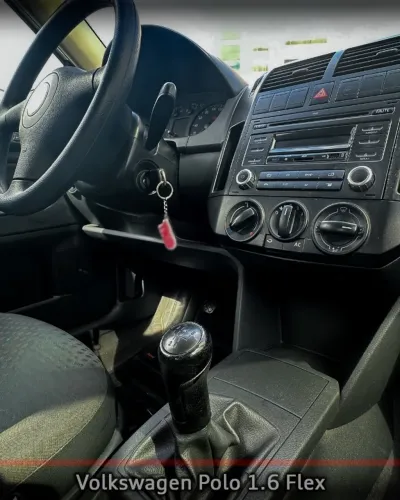 Volkswagen Polo Sedan 1.6 MI 101cv 8V 4P 2005