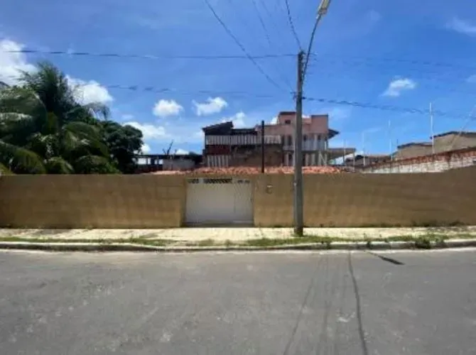 Casa no "Cond.Residencial Park Rio Sauacuhy II" em Pajuçara - Maceió/AL