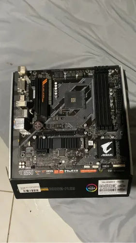 B450M AORUS (com defeito)