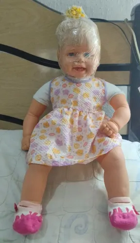 Boneca grande 70cm 