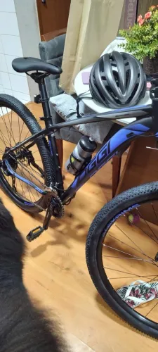 BICICLETA OGGI BW 7.0 PTO/AZ/GRAF (2021) Tamanho: M