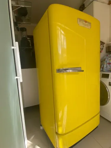 Geladeira Hotpoint Vintage Anos 50 - Rara - Pintura Automotiva - Funcionando