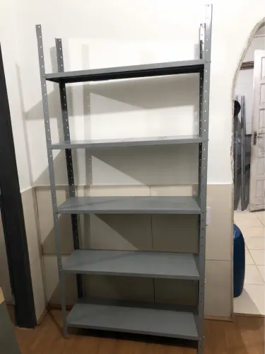 Estante de aço usada