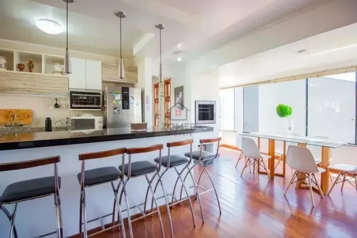 Apartamento com 144 metros 3 quartos 2 vagas no bairro Jardim Lindóia - Porto Alegre - RS