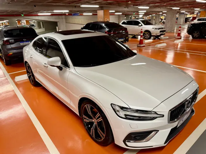 Volvo S60 T-5 Inscription 2.0 254cv 4P 2021