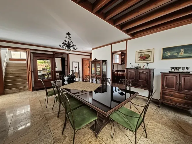 CASA DE 4 QUARTOS PARA LOCAÇÃO NO BAIRRO SÃO BENTO