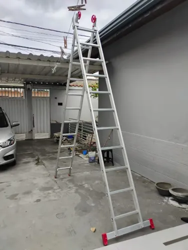 Escada extensiva de alumínio 11x2 degraus 5.6mtrs