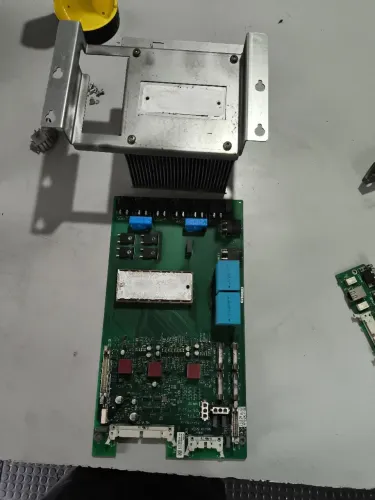 DCHON/DCHEN) para sistemas de UPS APC/Schneider Electric Galaxy 5000.