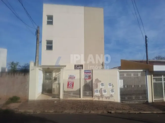 Locação de Apartamentos / Padrão na cidade de São Carlos