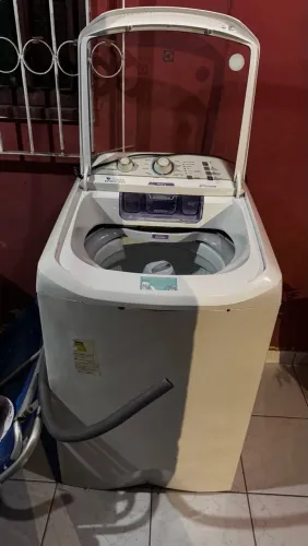 Máquina de Lavar Electrolux 10,5kg Turbo Economia Jet&Clean (Com Defeito)