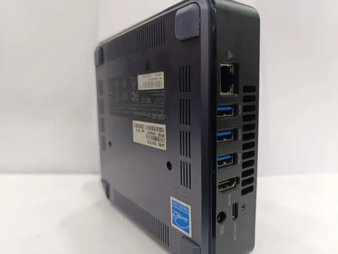 Asus Chromebox 4 i7 8th 16gb ram DDR4 256gb SSD nvme