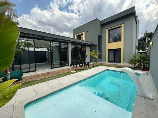 Casa com piscina para venda no condomínio Ouro Ville - Taubaté