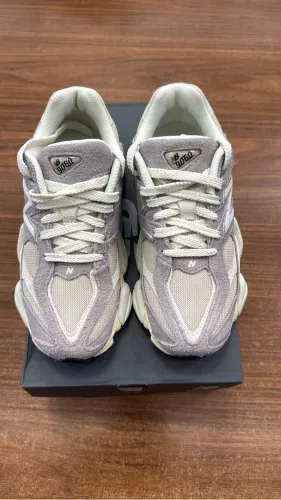 Tênis New Balance 9060