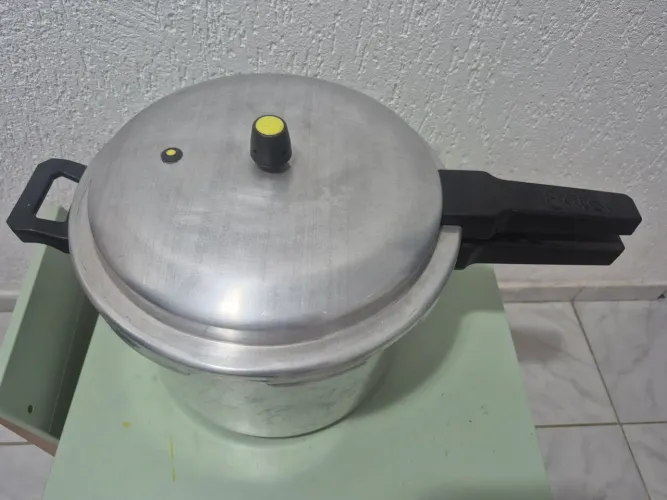 Panela de pressão 22 litros