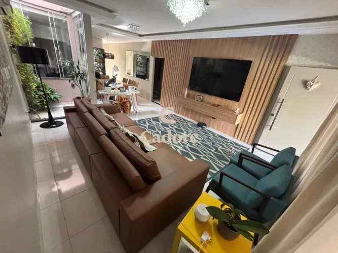 Casa de Condomínio à venda no Jardim Holanda com 3/4 e 01 suíte com closet