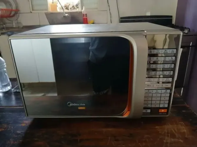 Microondas Midea 31 litros inox espelhado