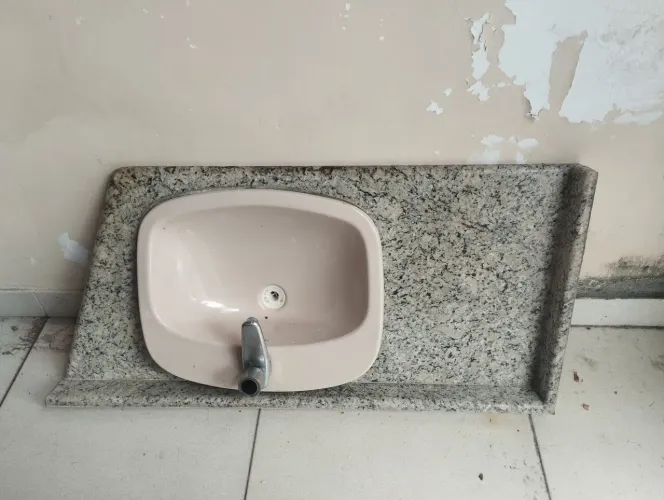 Pia DECA com pedra de granito 
