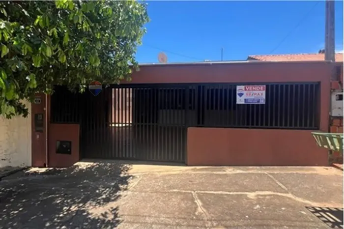 Casa a venda com 3 dormitórios sendo 1 suíte no Jardim Panorâmico
