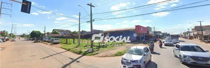 Terreno com aproximadamente 900 m² disponível para locação na R: Alexandre Guimarães, esqu