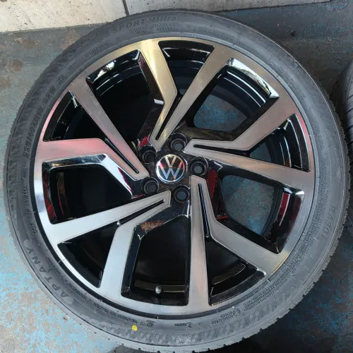 RODAS VW VIRTUS EXCLUSIVE/ POLO GTS ARO 18 5X100 ORIGINAIS E PNEUS 225/40