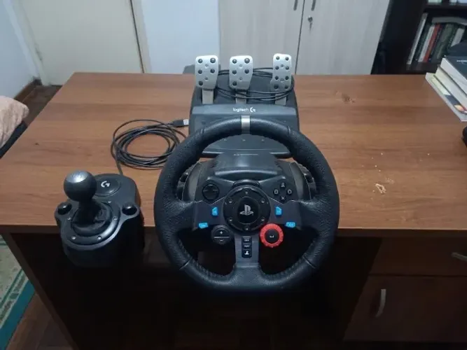 Kit Volante Logitech G29 + Pedais + Câmbio - Seminovo