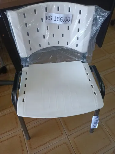 Cadeira fixa PVC branco