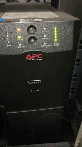 Nobreak APC Smart-UPS 3000