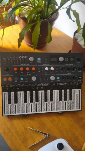 Sintetizador Arturia Microfreak