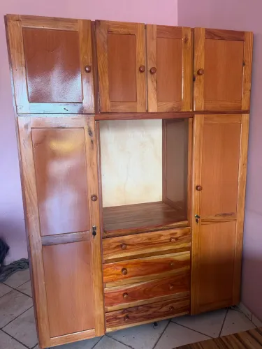 Guarda roupa novo em madeira macacaúba novo
