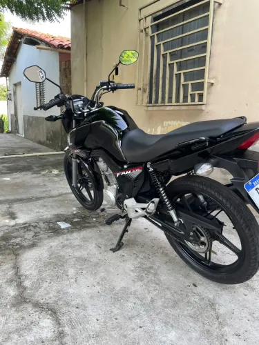Cg titan 160 a venda, aceita troca, fazemos financiamento 