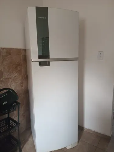 Vendo geladeira Brastemp semi novo funcionando perfeitamente 