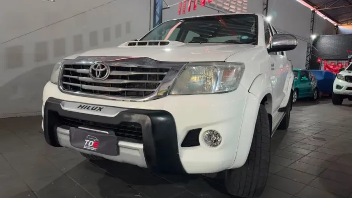 Toyota Hilux CD SRV D4-d 4X4 3.0 TDI Diesel AUT 2015