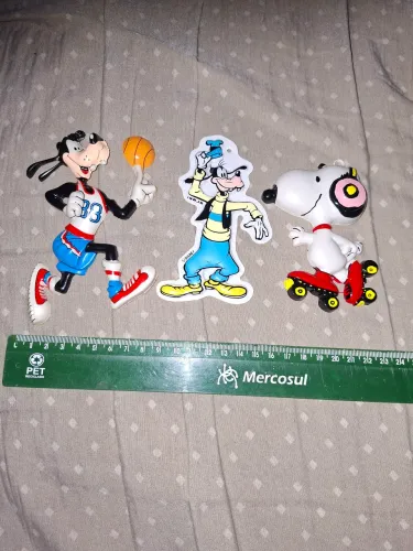 Enfeite de festa, plástico acetato, snoopy e pateta.