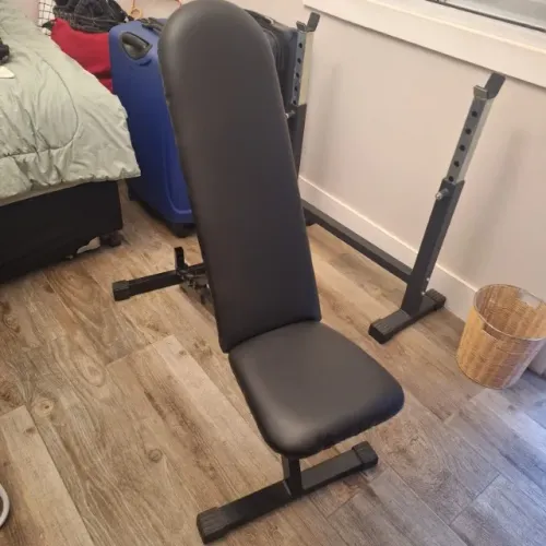 Banco de Musculação Regulável - compacto e resistente