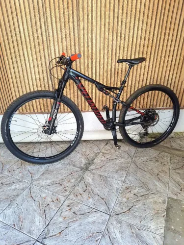 Bicicleta Aro 29 SPECIALIZED EPIC FULL 1X12V - Vendo ou Troco 