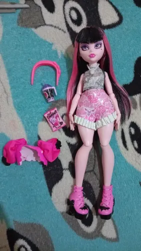Draculaura skultimate Secrets 1 Monster high g3