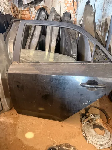 Porta trazeira esquerda kia Cerato