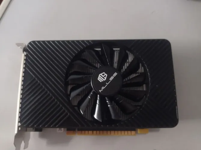 Placa de Vídeo GTX 750 4GB - Ótimo Estado