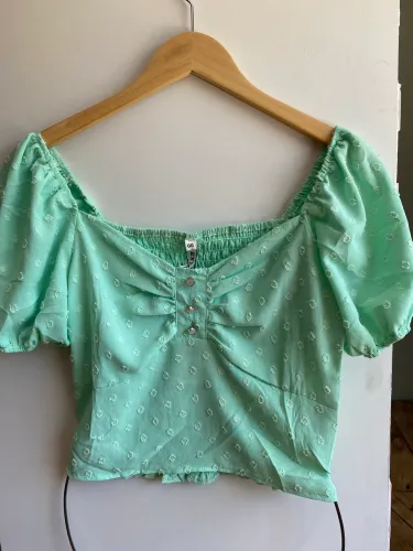 Blusa feminina só 10.00 cada