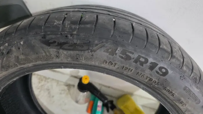 Pneu Aro 19 - 225/45