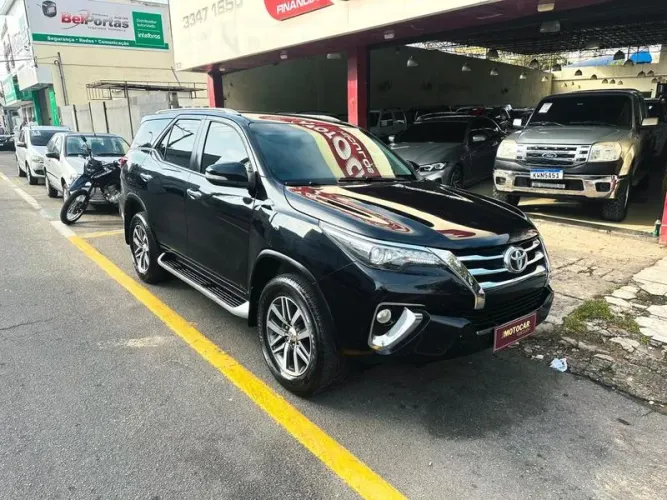 Toyota Hilux SW4 SRX 4X4 2.8 TDI 16V Dies. Aut. 2016