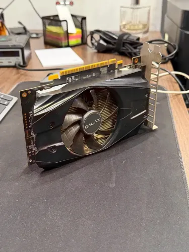 Placa de Vídeo GALAX GTX 1050 - 2GB | Ótimo Estado | Gamer