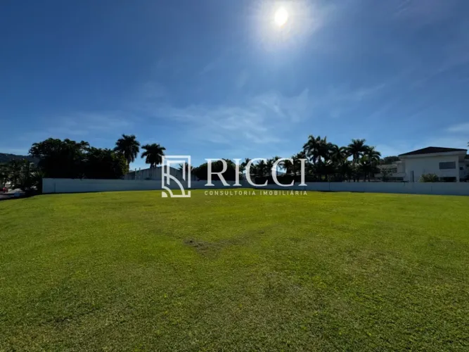 Terreno em condomínio à venda em Guarujá-SP, Jardim Acapulco, com 3.000m² de área: oportun