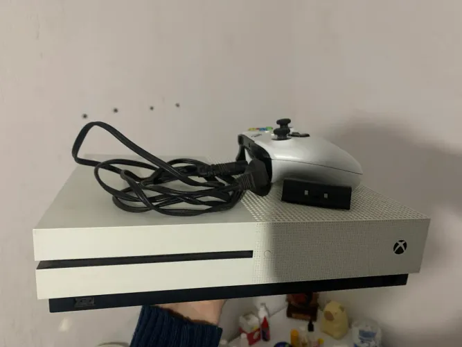 Xbox One S