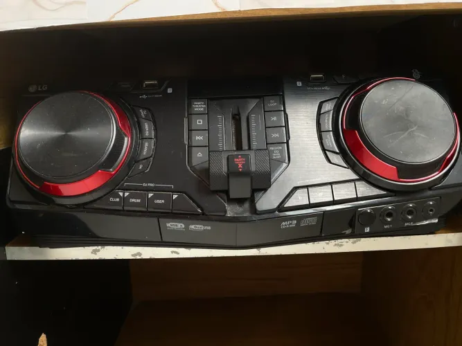 Vende-se Mini System LG XBOM - 1800 RMS