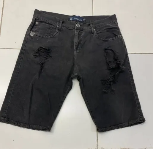 BERMUDA JEANS PRETA ESCURA JONH JONH TAM 40