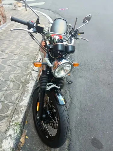INTERCEPTOR 650 SPECIAL COLORWAY - LINDA DEMAIS