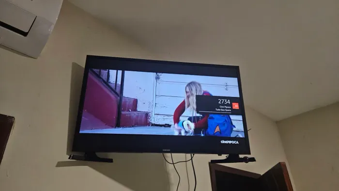 TV Samsung LED usada - funcionando perfeitamente - UN32T4300AG