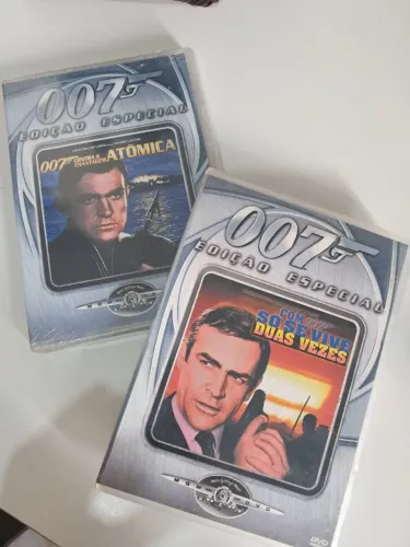 COMBO 2 DVDs DO AGENTE 007 JAMES BOND - SEMINOVOS