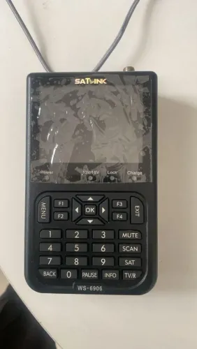 Vendo esse aparelho captador de sinais é etc... Semi novo